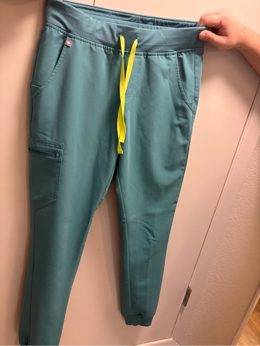 Figs Teal Jogger Pants with Yellow Drawstring Size M/Tall